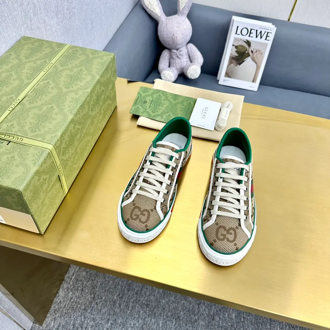 👟👟Ex-factory price 440👟👟 GUCCI 2020 latest classic 1977 low-top double G canvas shoes, original purchase, 1:1 development, original lasting process. Size: 35-45/45. Customized items are non-returnable and must be paid first. . ...new version complete package...